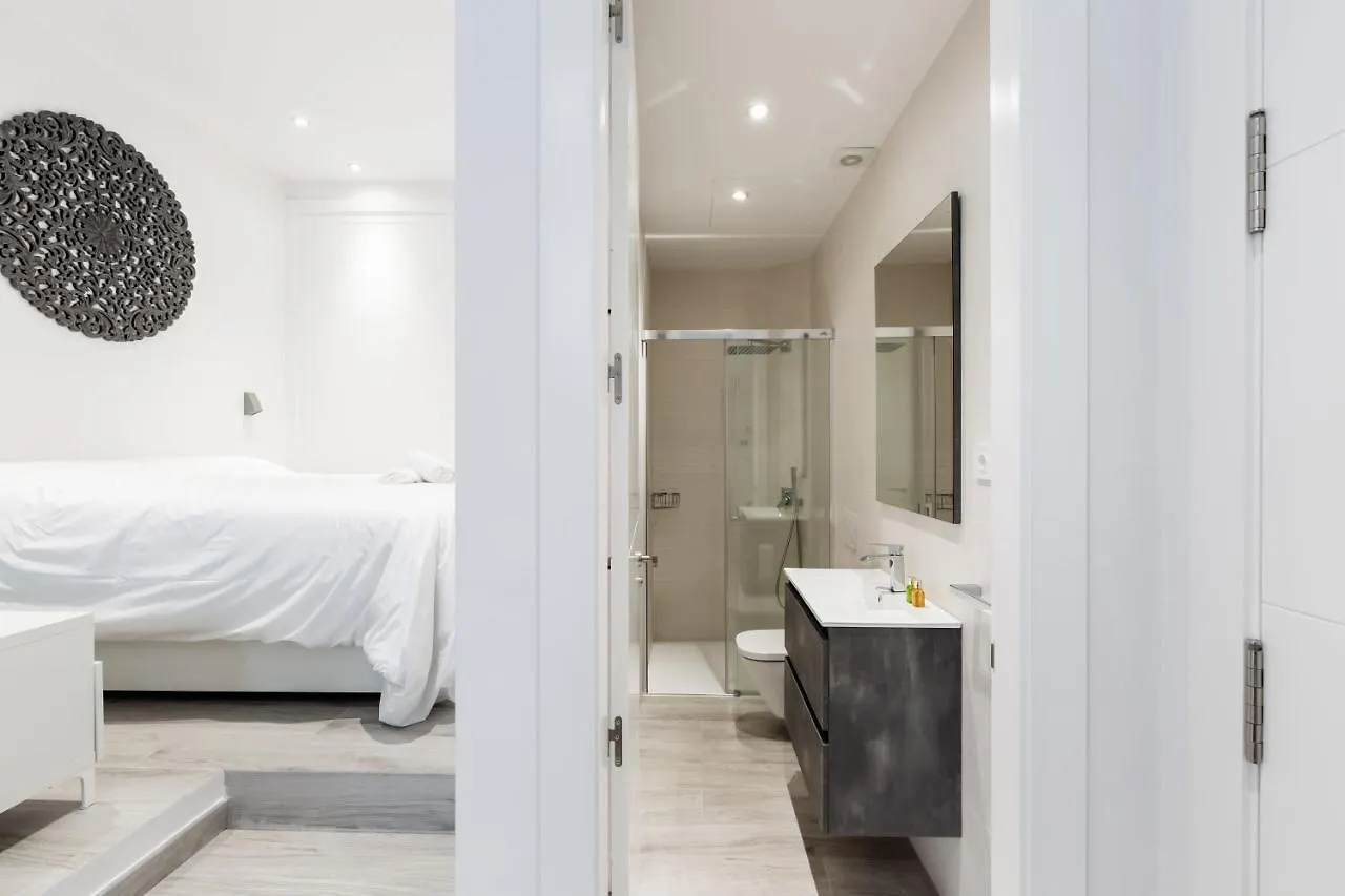 Minty Stay - Studio La Merced Málaga Apartment